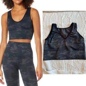SPANX "Lamn" seamless sports crop top in camp black gray size Medium